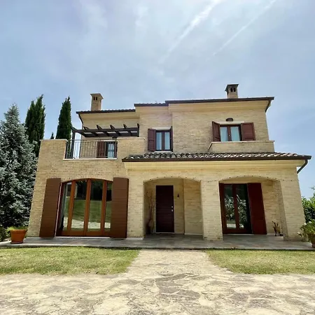 Azzurra Villa Porto SantʼElpidio
